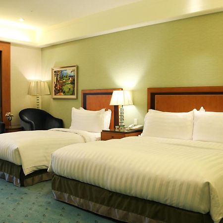 Capital Hotel Taipei Bagian luar foto