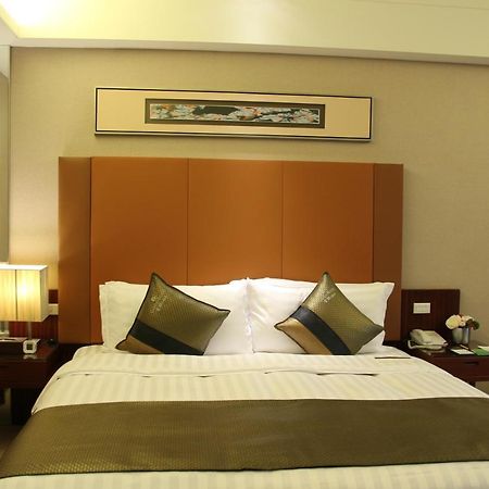 Capital Hotel Taipei Bagian luar foto