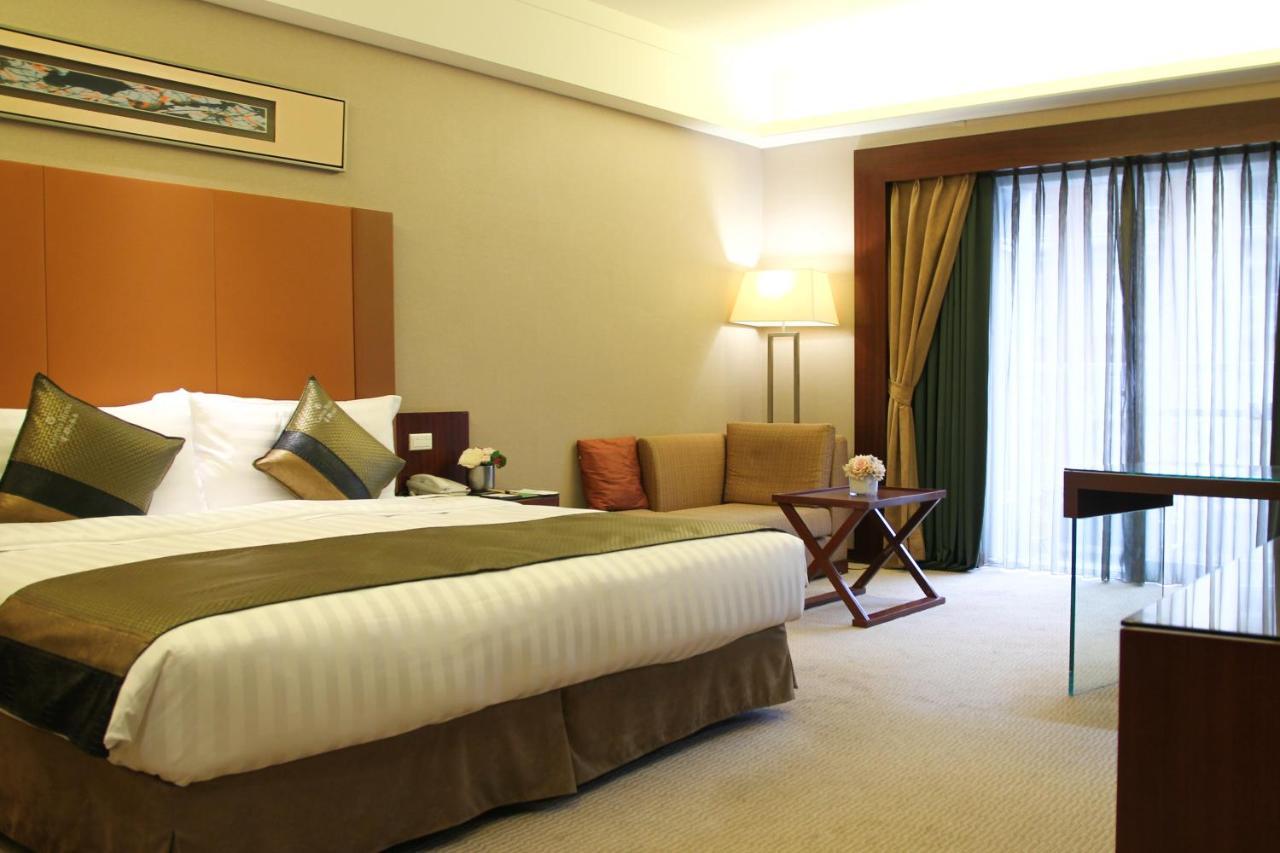 Capital Hotel Taipei Bagian luar foto