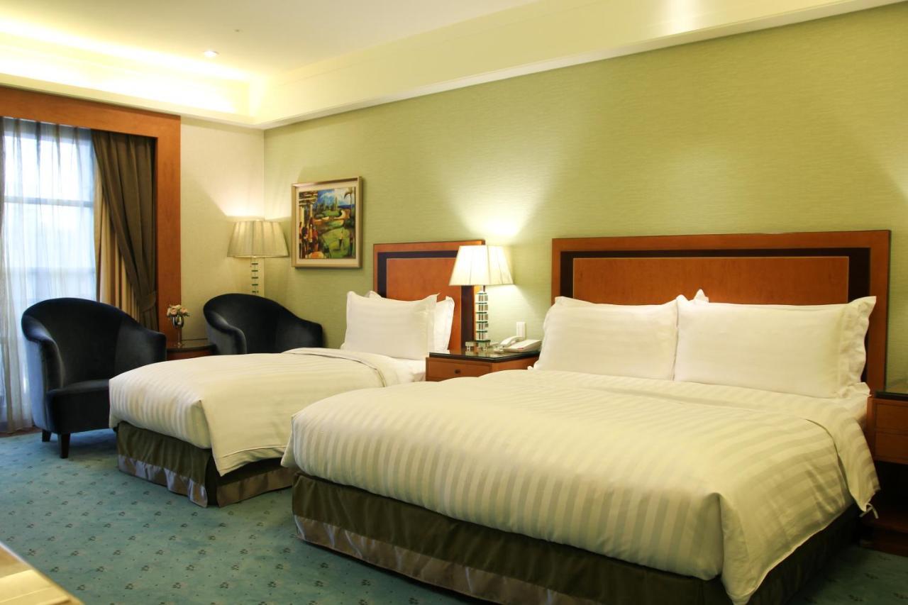 Capital Hotel Taipei Bagian luar foto