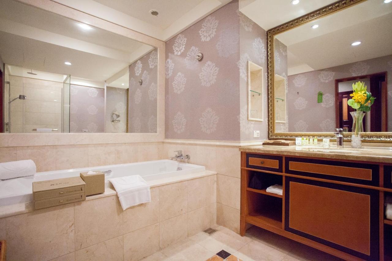 Capital Hotel Taipei Bagian luar foto