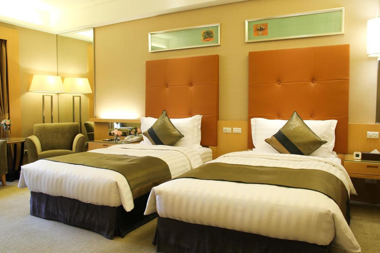 Capital Hotel Taipei Bagian luar foto