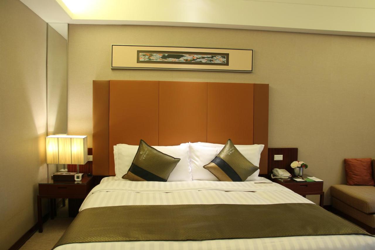 Capital Hotel Taipei Bagian luar foto
